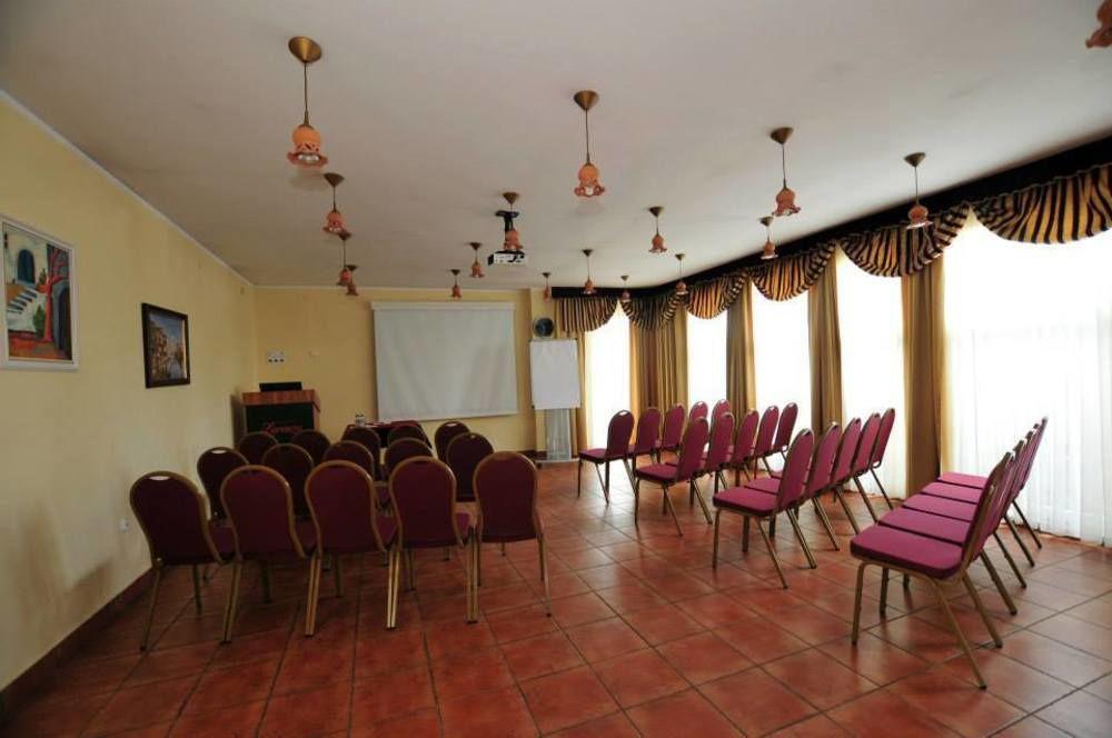 Hotel Lorenzo Cracovia Esterno foto