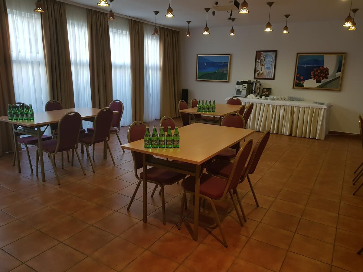 Hotel Lorenzo Cracovia Esterno foto